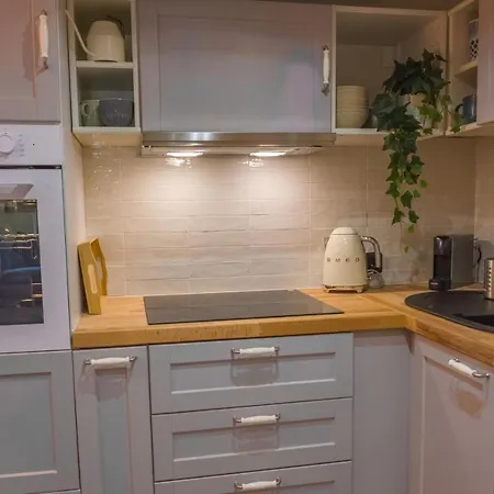Vieille Neuf Et Cosy, Deux Chambres, 6 Couchages Apartment Nice