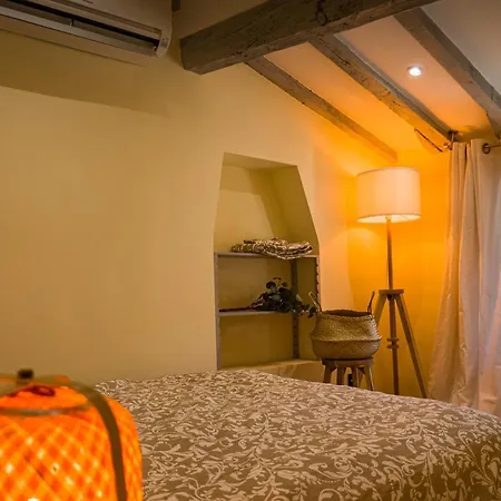 Apartment Vieille Neuf Et Cosy, Deux Chambres, 6 Couchages Nice
